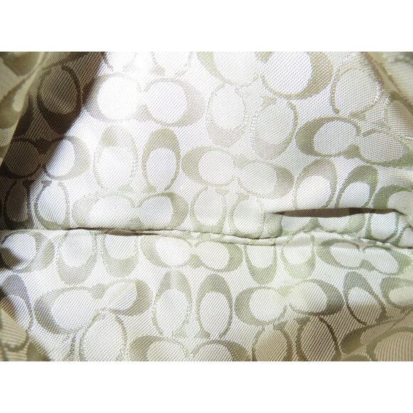 Coach White Pebbled Leather Buckle & Studs Embellished Wristlet Pouch - Picture 7 of 7